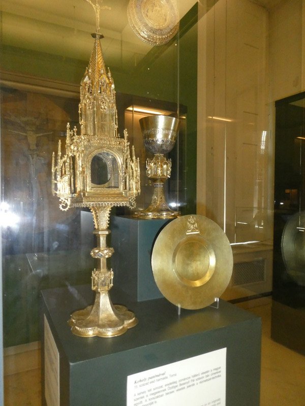 A monstrance in the shape of a cathedral