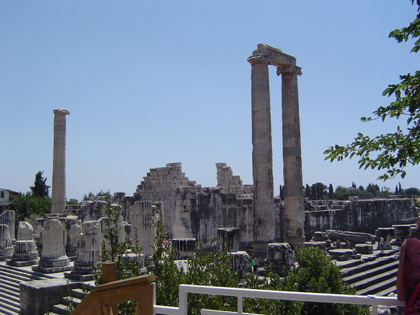 Temple of Apollo from en.trance to site
