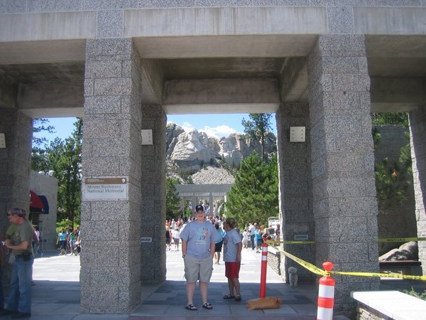 N&K with framed Mt Rushmore