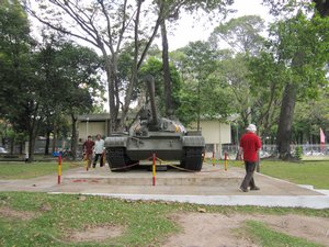 Tanks in front of the Reunification Palace