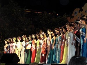 Loi Krathong Random Beauty Pageant 