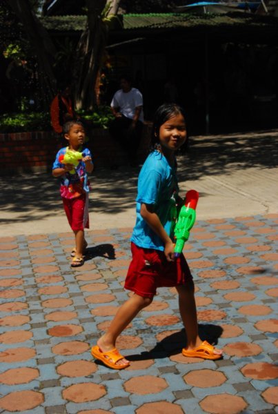 kids enjoying Songkram