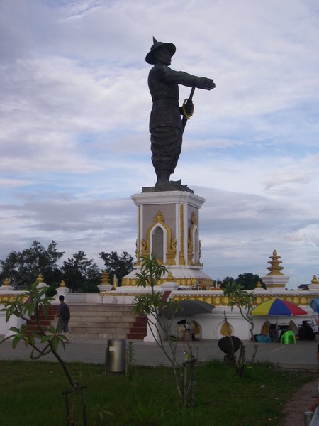 Statute of Lao Founder