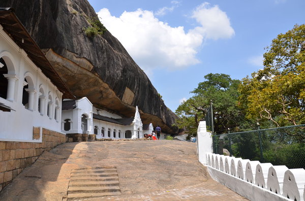Dumbulla Rock Temple