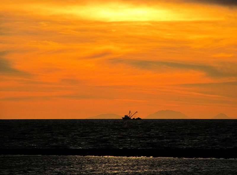 Shrimpboat at sunset