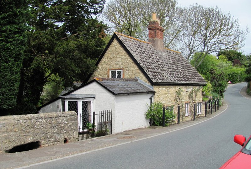 Shalfleet Cottage near Bridge N