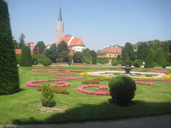 Schonbrunn Garden near the zoo