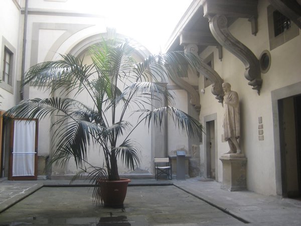 Courtyard of the Buonarti house in Florence