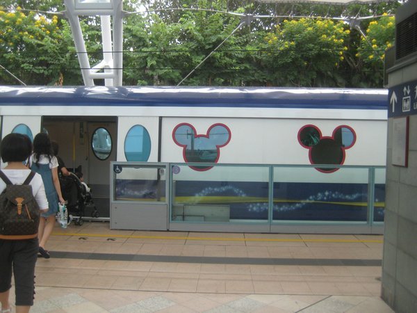 Disneyland metro cars