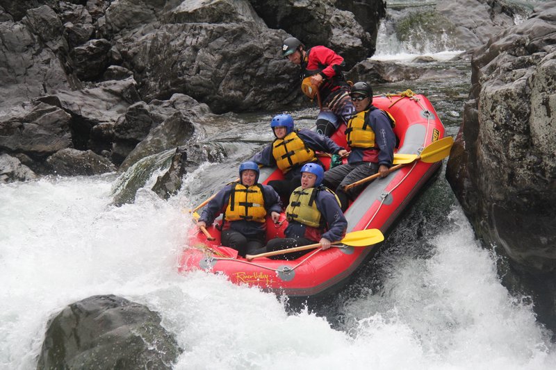 Rafting on turbulent rocky waters