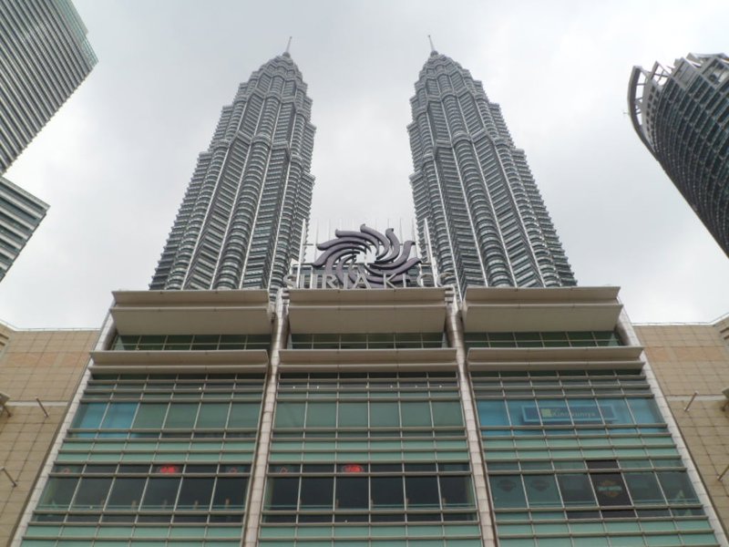 Petronas towers from the bottom