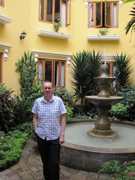 GG in courtyard of Miraflores hotel