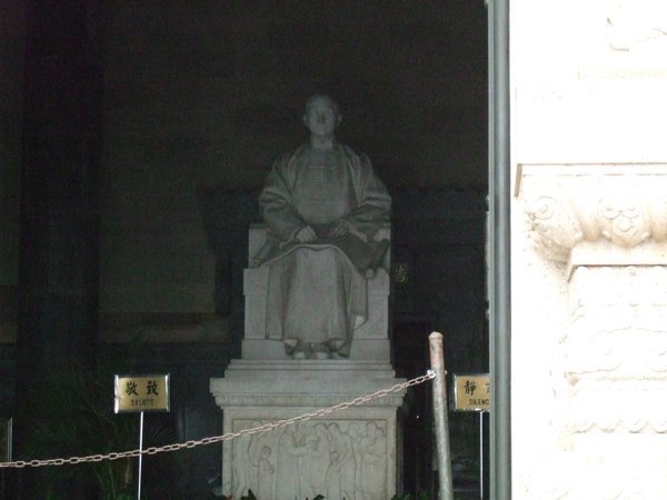 Statue of Dr. Sun Yat-Sen