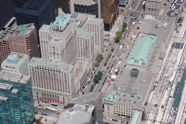 Royal York hotel to the left and Union Station to the right