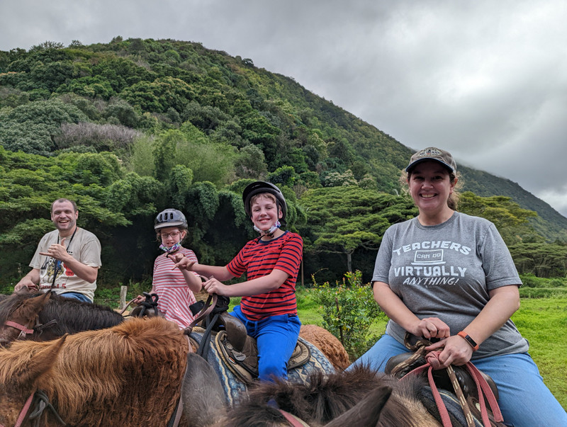 With our horses on the tour of Waipio Valley