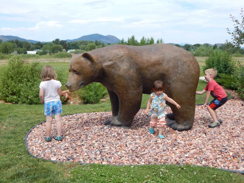 Grizzly Bear sculpture outside of Montana Wild