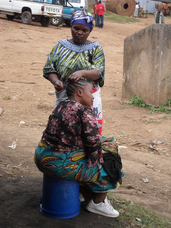 Hairdressing: Tanzanian-style!