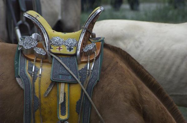 Mongol saddle