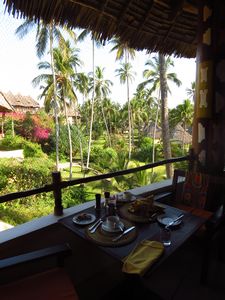 Frokost før avreise til stone town