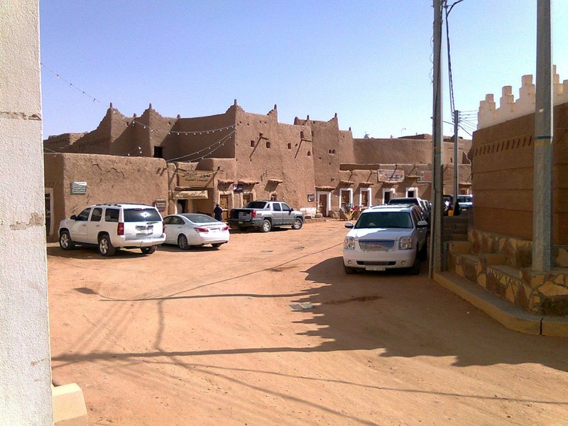 Lemen huizen in het dorpje Ushiqer