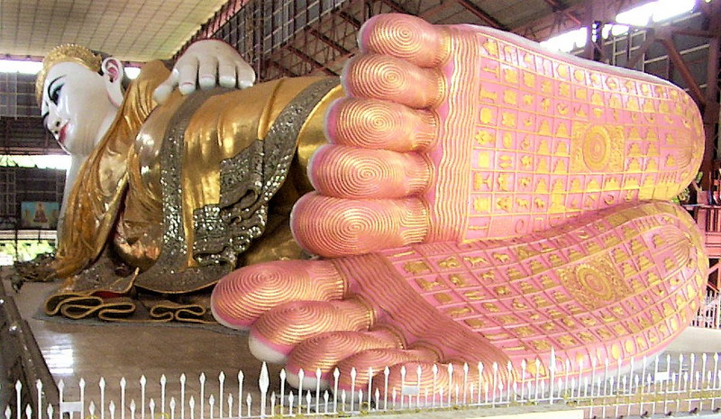 Giant reclining Buddha