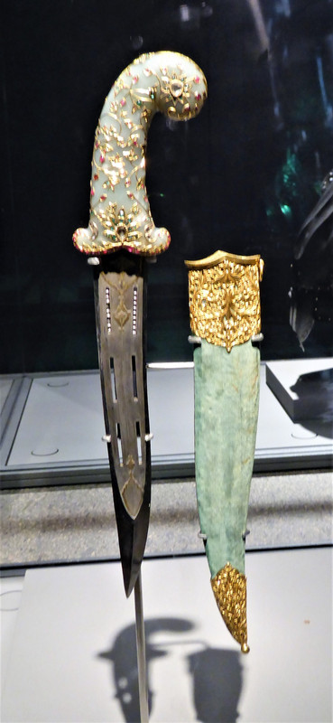 Traditional dagger