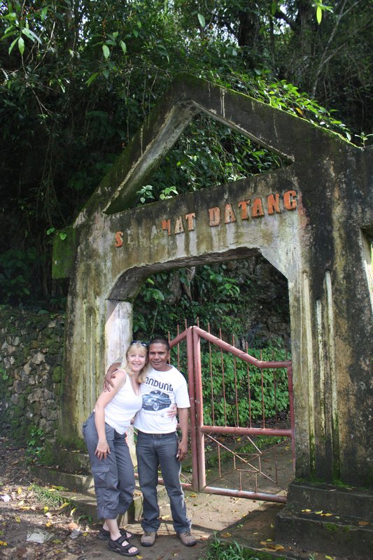 Ruth and Edel at the gateway to Homo Floresiensis