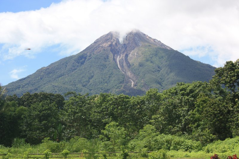 Gunung Ebulobo is extremely active