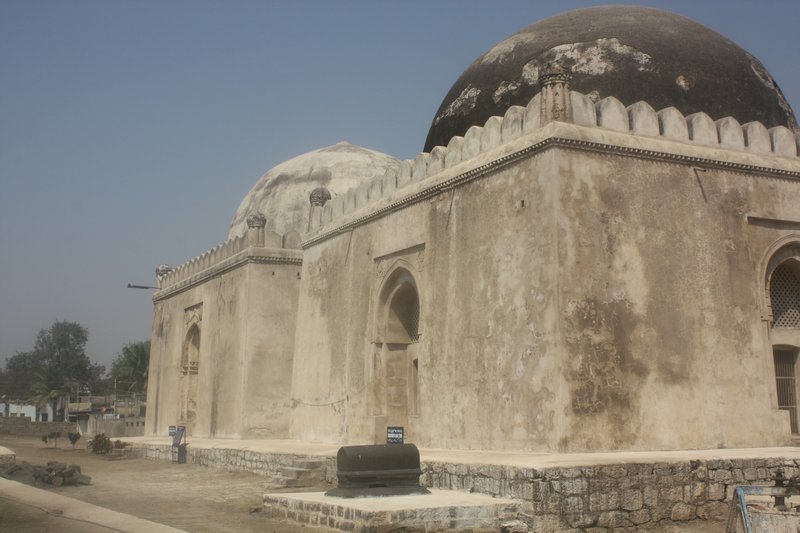 The tombs of weak brother kings who were deposed and blinded 