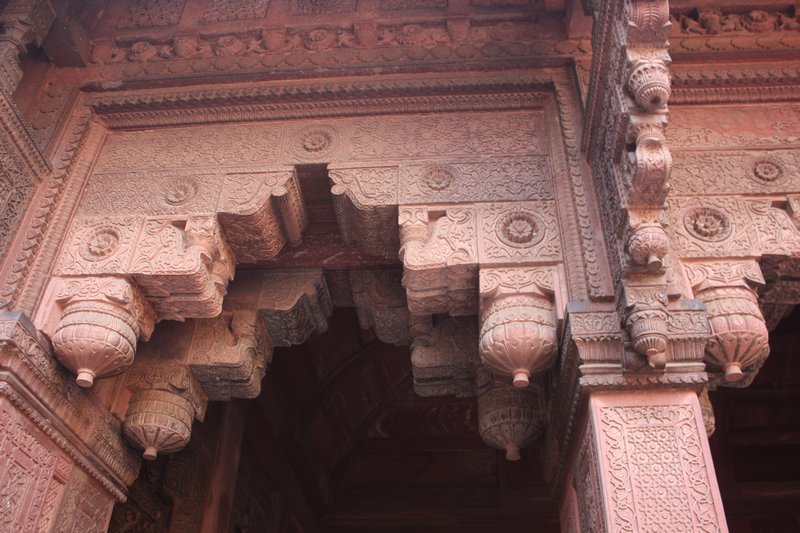 Beautiful red sandstone lintel at Jehangir's Palace