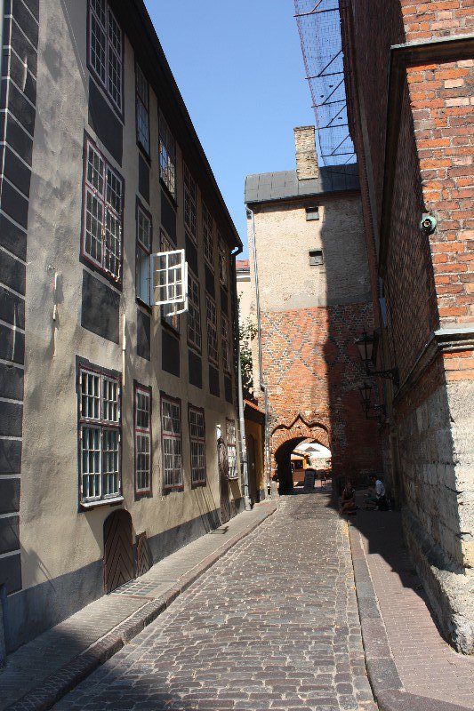 One of the many cobbled lanes