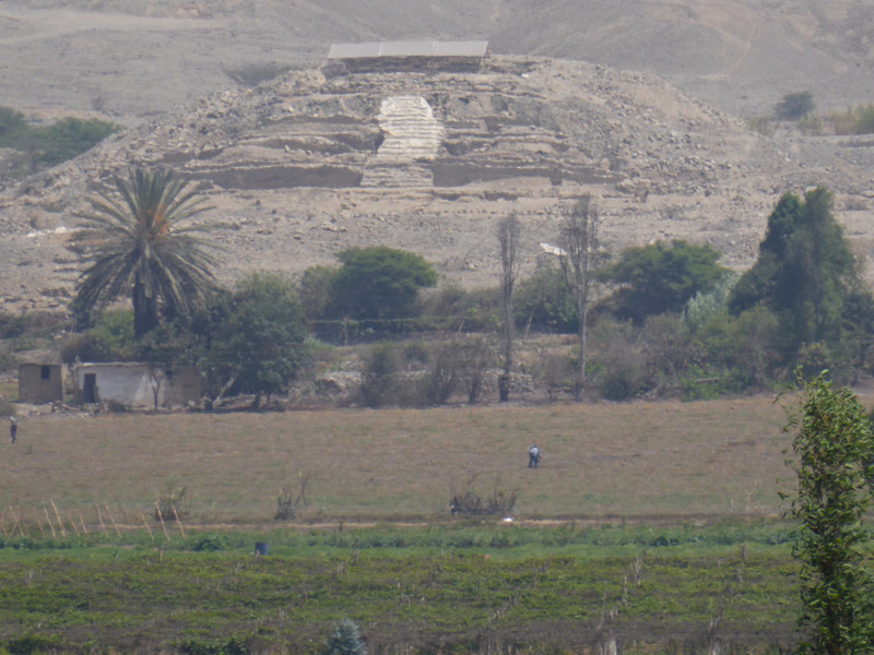 A pyramid in the Caral valley 
