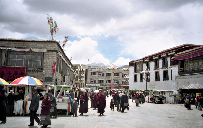 Streets around the Jokhang area
