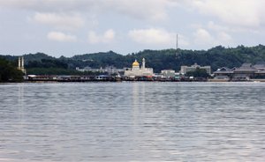 Bandar Seri Bagwan from up river