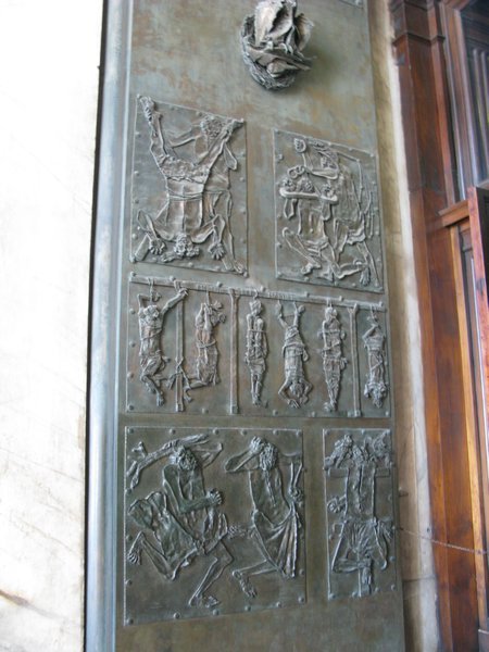 Stories of Martyrs on the bronze gate