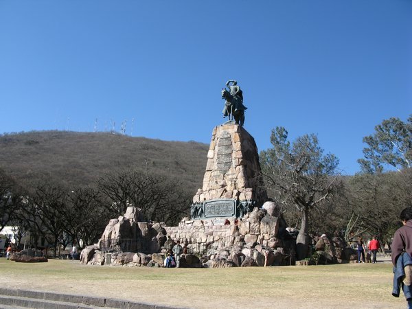 Monumento a Guemes