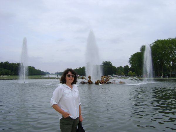 Cyndi in front of Bassin du Char d
