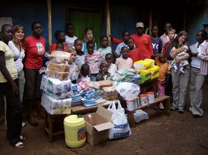 A US Family, Sue Sandford family Donates Foodstuff to Tunza Childrens Center in kibera
