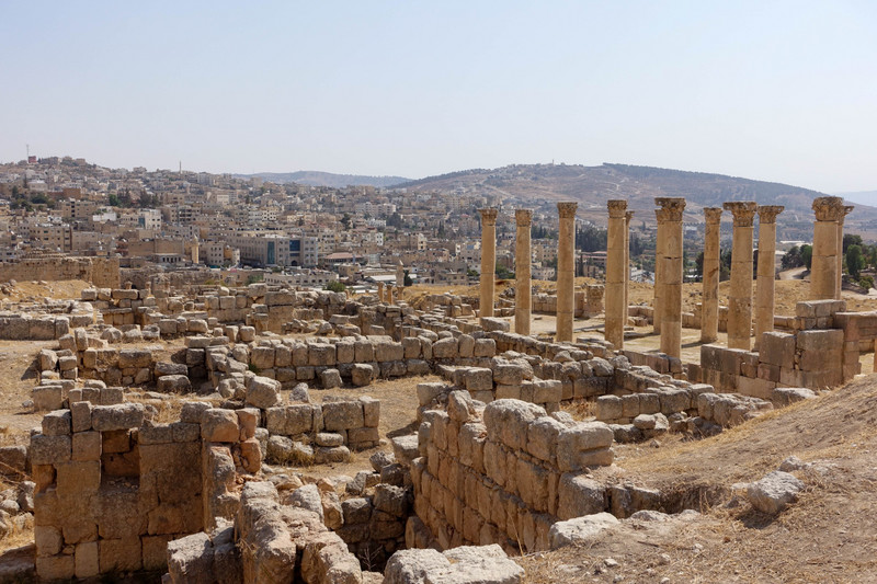 Exploring the Roman Ruins of Jerash