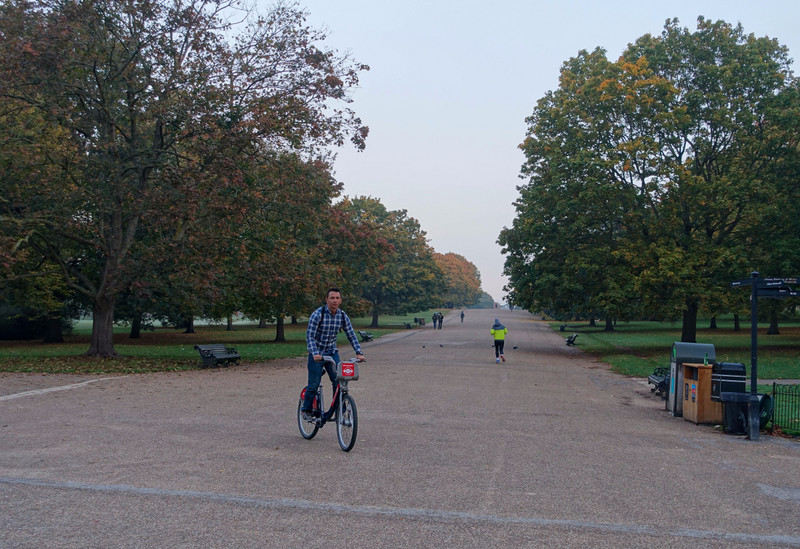 Bike Riding through Kensington Gardens