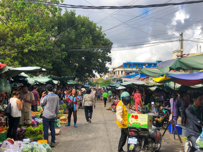 Exploring a Street Market