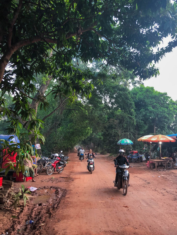 Dirt Road Back to Siem Reap