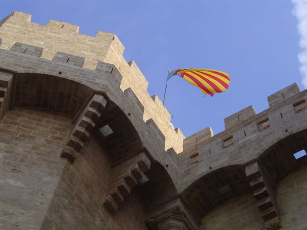 Flag atop the Torres de Serranos