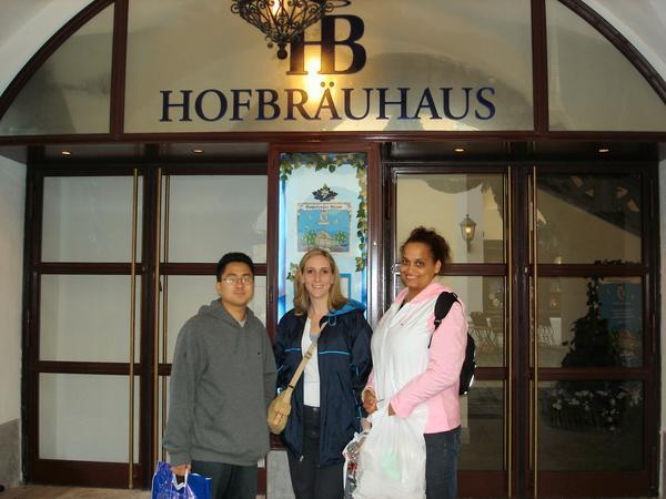 Morning at the Hofbrahaus