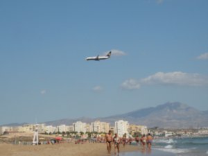 Landing aeroplane (and typical beachwear)