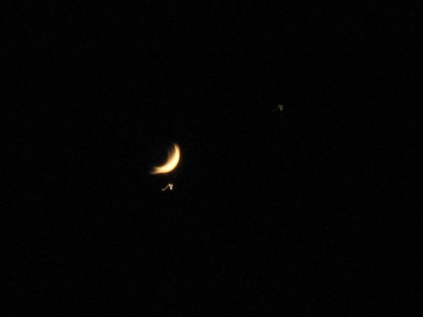 Venus and Jupiter so close to the moon, cool!
