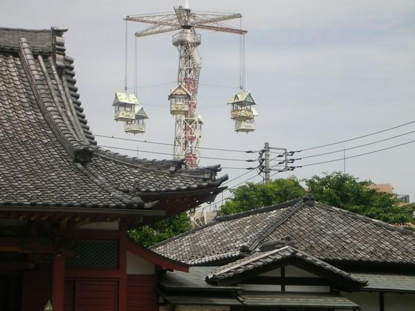 A strange ride near the Asakusa temple!