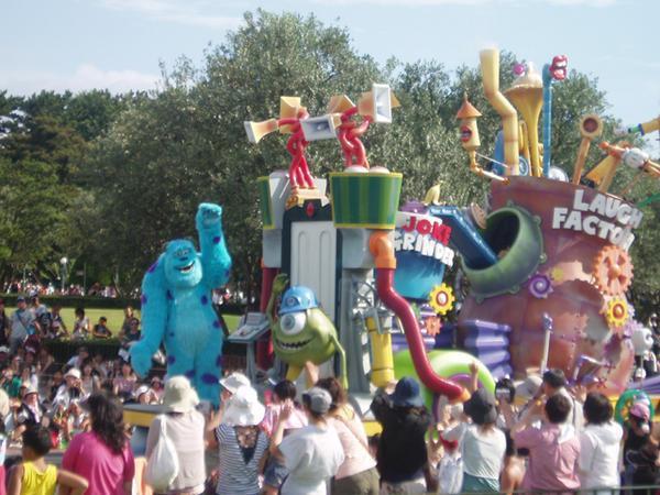 Afternoon Parade - Monster's Ink Float!