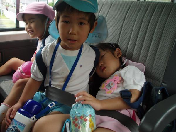 On the way back, Rena fell asleep on Ryo and he held her head up the whole way back! Cute!