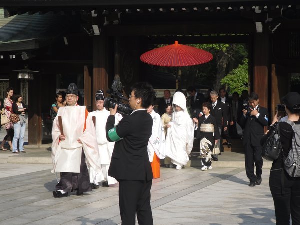 Wedding procession at Meiji Jingu